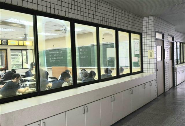 另開視窗，連結到臺北考區國家考場試區照片。圖／考選部提供(jpg檔)